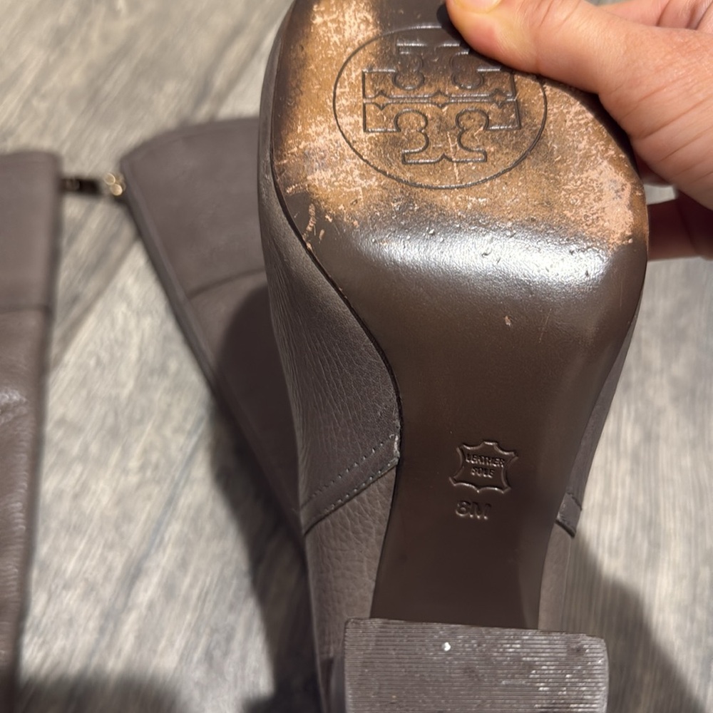 • Tory Burch • Women’s Jenna High Heeled Boots
Pebbled Leather Gray 8 - Picture 5 of 5
